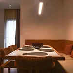 Cosmos Residences 公寓 *